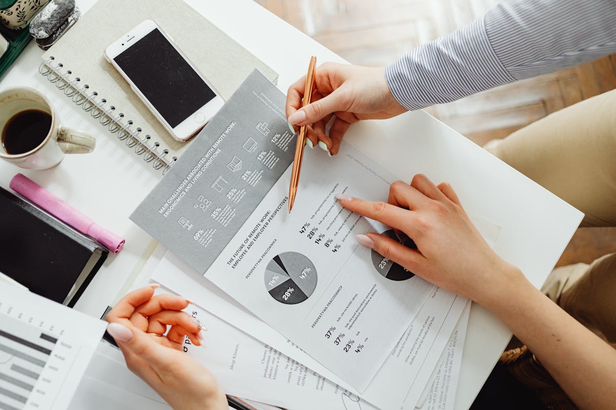 Energy specialist helping compare electricity and gas deals